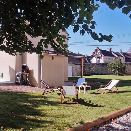 Prázdninový dům Maison Avec Jardin, Cheminee, Wifi Et Animaux Acceptes - Fr-1-526-42 *